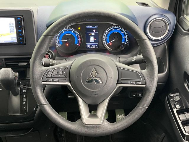 �y�����v�����X�e�A�����O�z�㎿�Ȋv���g�p���邱�ƂŁA��ɂ����������݂ƂĂ��^�]���₷���n���h���ł���