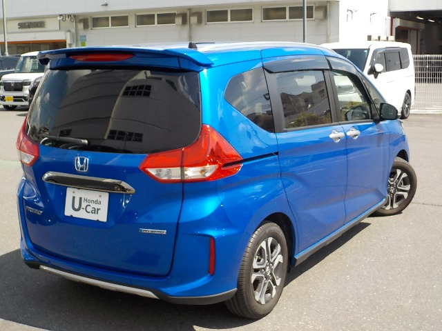 フリード1.5 ハイブリッド クロスター