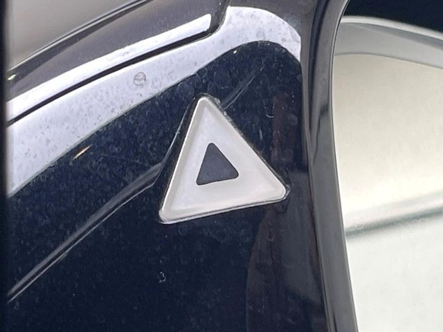 ���u���C���h�A�V�X�g�Z���T�[:���p����̎Ԃ����m���A�h���C�o�[���Ԑ��ύX���s���ۂɁA�x�����Ƌ��ɒ��ӂ𑣂��Ă������S�x���@�\�ł�!