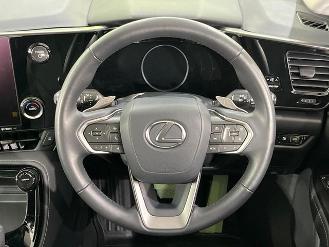 �y�����v�����X�e�A�����O�z�㎿�Ȋv���g�p���邱�ƂŁA��ɂ����������݂ƂĂ��^�]���₷���n���h���ł���