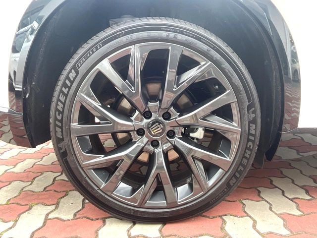 �y����21�C���`�A���~�z�C�[���z�O�ςɃ}�b�`���������A���~�z�C�[���𑕒����Ă���܂��B�e��ЊO�A���~�z�C�[����A�X�^�b�h���X�^�C�����戵�����Ă���܂��B���񂲑��k����������