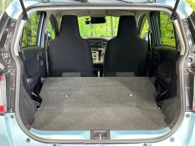 ���i�̂���������ʋ΁A���}���ɏ\���ȉ׎��X�y�[�X���m�ۂ��Ă���܂��B�Z�J���h�V�[�g��|���ƁA�傫�ȉו��̐ύڂ��\�ł���