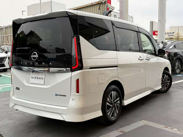 セレナ1.4 e-POWER ハイウェイスターV