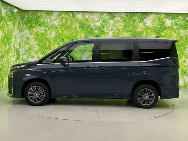 ヴォクシー1.8 ハイブリッド S-Z E-Four 4WD