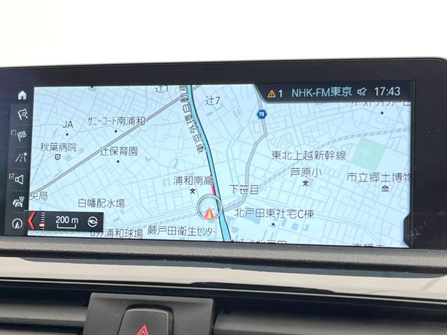 ●BMW純正ナビ:一体感のあるナビは、高級感ある車内を演出してくれます。Bluetooth再生などオーディオ機能も充実しておりますので、運転もより楽しめます♪