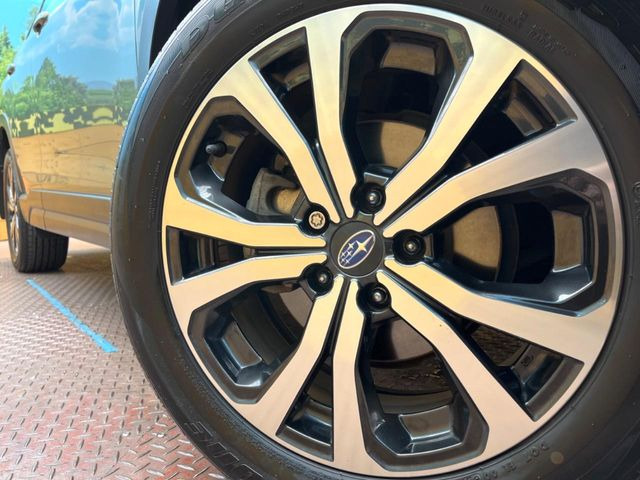 �y����18�C���`�A���~�z�C�[���z�O�ςɃ}�b�`���������A���~�z�C�[���𑕒����Ă���܂��B�e��ЊO�A���~�z�C�[����A�X�^�b�h���X�^�C�����戵�����Ă���܂��B���񂲑��k����������