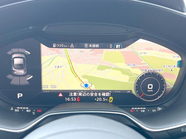 ●バーチャルコックピット:全体が液晶パネルとなっている先進的なメーターパネル。通常のスピードメーターとしての機能はもちろん、ナビ・オーディオ機能の確認・操作もでき、運転に集中しやすくなっております。
