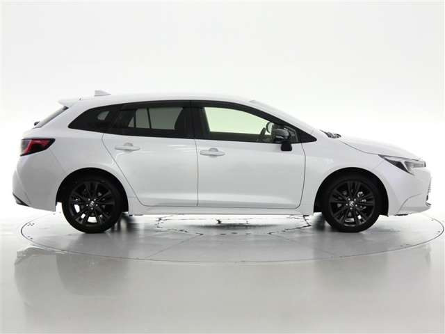 カローラツーリング1.8 ハイブリッド W×B