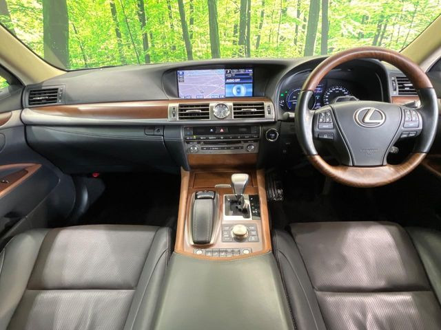 LS600h バージョンL 4WD