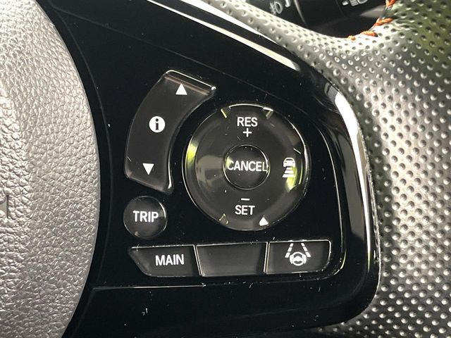 �y�A�_�v�e�B�u�N���[�Y�R���g���[���z�������H�ł̒��������s���y��!!�����ő��x��ۂN���[�Y�R���g���[�����A�Փˌy���V�X�e���ƘA�g���A�O���̎ԗ������m���ĎԊԂ�ۂ悤�ɑ��x���߂��Ă���܂�!!