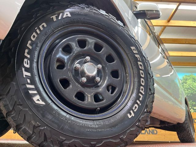 �y16�C���`�A���~�z�C�[���z�O�ςɃ}�b�`�����A���~�z�C�[���𑕒����Ă���܂��B�e��A���~�z�C�[����A�X�^�b�h���X�^�C�����戵�����Ă���܂��B���񂲑��k����������