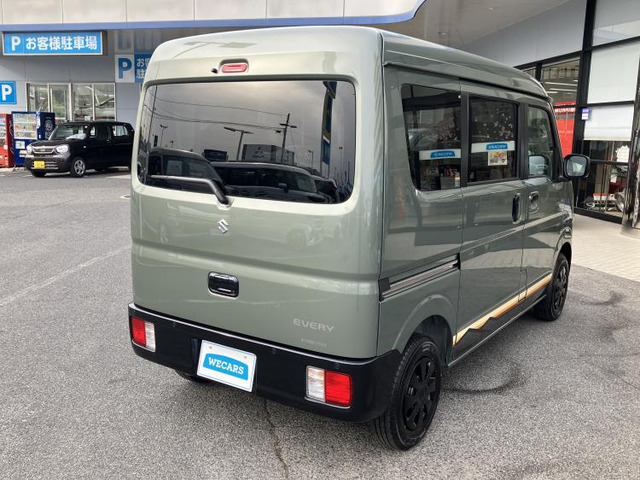 エブリイ