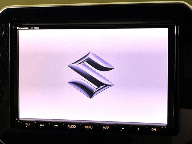 �y�����i�r�z�l�C�̏����i�r�𑕔����Ă���܂��B�i�r�̎g���₷���͂������A�I�[�f�B�I�@�\���[��!�L�����v�◷�s�͂������A�ʋ΂┃�����ȂǕ��i�̃h���C�u���y�����Ȃ�͂���