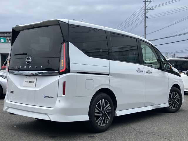 セレナ1.4 e-POWER ハイウェイスターV