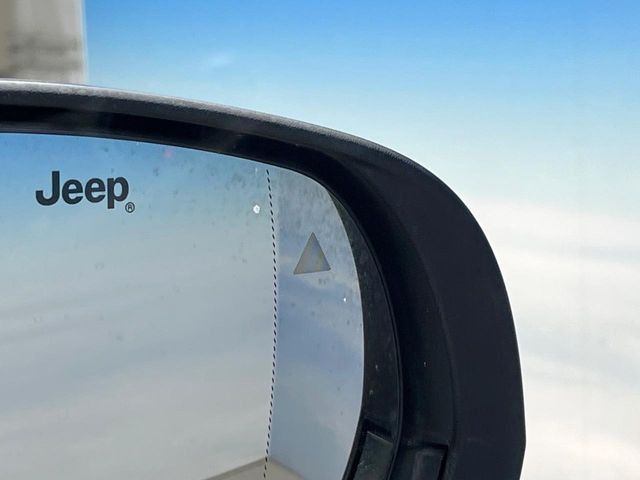 ���u���C���h�A�V�X�g�Z���T�[:���p����̎Ԃ����m���A�h���C�o�[���Ԑ��ύX���s���ۂɁA�x�����Ƌ��ɒ��ӂ𑣂��Ă������S�x���@�\�ł�!