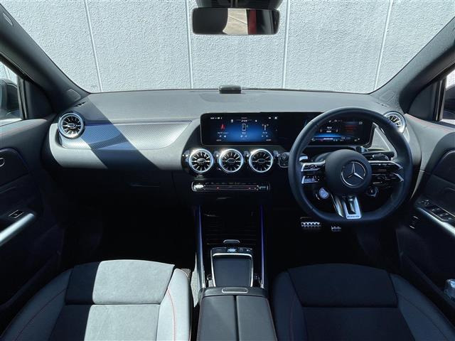 GLAクラスAMG GLA35 4マチック 4WD