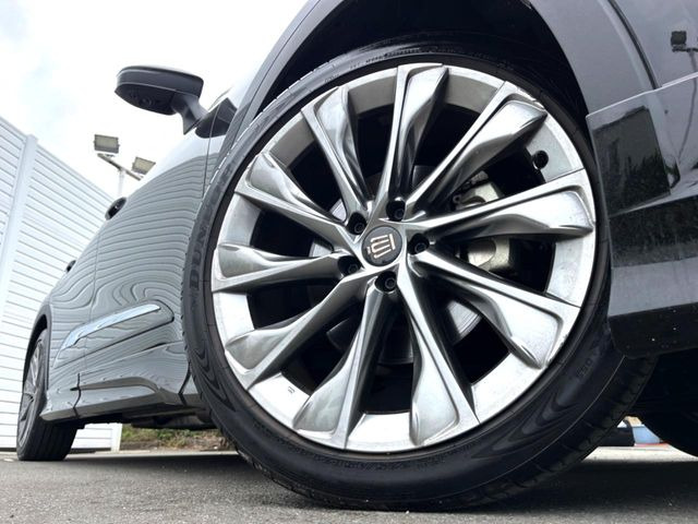 �y����21�C���`�A���~�z�C�[���z�O�ςɃ}�b�`���������A���~�z�C�[���𑕒����Ă���܂��B�e��ЊO�A���~�z�C�[����A�X�^�b�h���X�^�C�����戵�����Ă���܂��B���񂲑��k����������