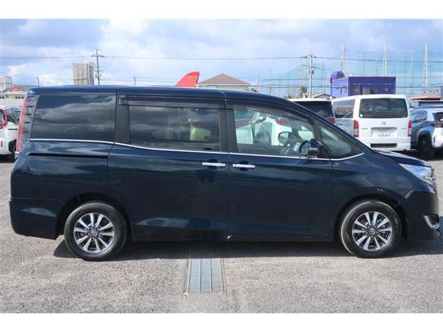 エスクァイアハイブリッド1.8 Gi