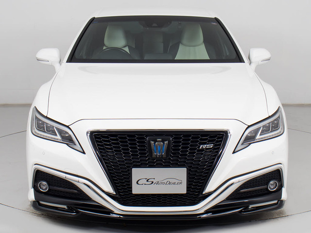 禁煙車です!室内は嫌なニオイも無く、すごく綺麗な状態です!禁煙車・・特にセダンタイプのお車では少ないですよね!!タバコのニオイが苦手なお客様必見です!快適にご乗車頂けます!!