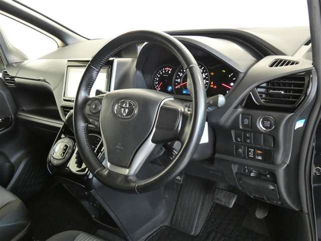 ヴォクシー2.0 ZS