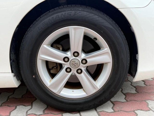 �y����16�C���`�A���~�z�C�[���z�O�ςɃ}�b�`���������A���~�z�C�[���𑕒����Ă���܂��B�e��ЊO�A���~�z�C�[����A�X�^�b�h���X�^�C�����戵�����Ă���܂��B���񂲑��k����������