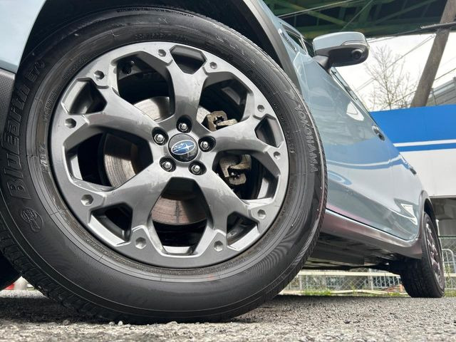 �y����17�C���`�A���~�z�C�[���z�O�ςɃ}�b�`���������A���~�z�C�[���𑕒����Ă���܂��B�e��ЊO�A���~�z�C�[����A�X�^�b�h���X�^�C�����戵�����Ă���܂��B���񂲑��k����������