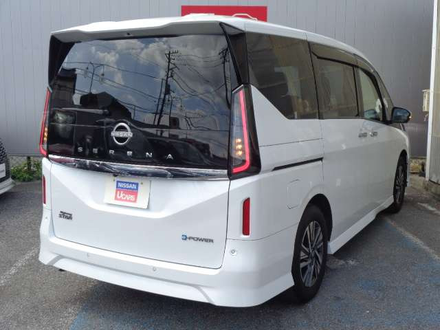 セレナ1.4 e-POWER ハイウェイスターV