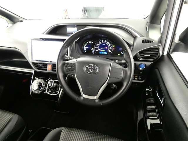 ヴォクシー1.8 ハイブリッド ZS 煌II