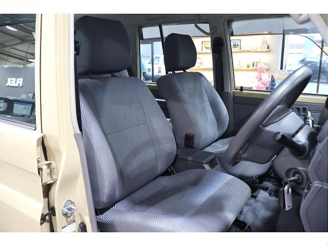 ランドクルーザー704.0 4WD