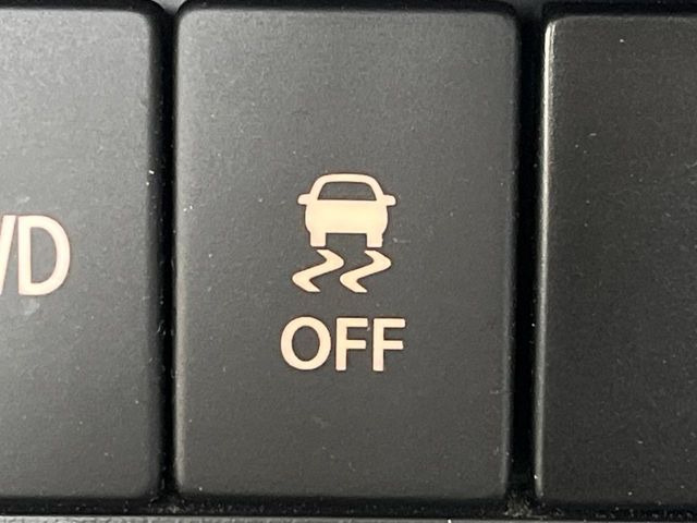 �y������h�~���u�z�ԗ��̉���������m����ƁA�����I�Ɏԗ��̐i�s������ۂ悤�Ɏԗ��𐧌䂵�܂��B�J�̓��ȂǊ���₷���H�ʏ󋵂ł����S�ȉ^�]���\�ł��B