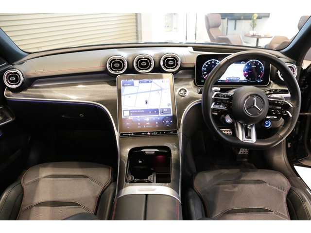 CクラスAMG C43 4マチック (BSG搭載モデル) 4WD