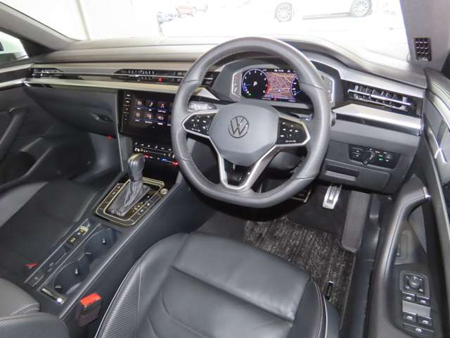 アルテオンTSI 4モーション Rライン アドバンス 4WD