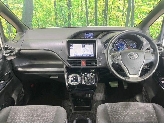 ヴォクシー1.8 ハイブリッド V