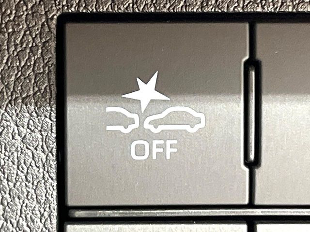 �y�X�}�[�g�A�V�X�g�z���s���ɑO���̎ԗ�����F�����A�Փ˂������Ȏ��͌x��ƃu���[�L�ŏՓˉ���Ɣ�Q�y�����A�V�X�g�B�����S�Ƀh���C�u�����y���݂��������܂��B