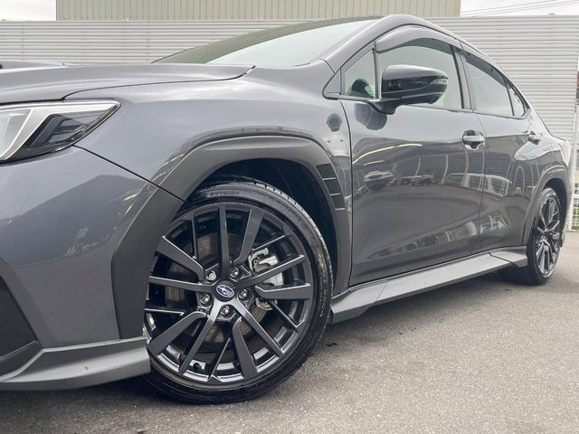 �y����18�C���`�A���~�z�C�[���z�O�ςɃ}�b�`���������A���~�z�C�[���𑕒����Ă���܂��B�e��ЊO�A���~�z�C�[����A�X�^�b�h���X�^�C�����戵�����Ă���܂��B���񂲑��k������