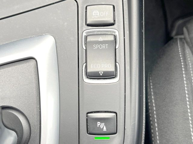 ●走行モードセレクタ:それぞれ使用用途に合わせた走行モードが選択可能です!いつものドライブがより楽しくなる装備です!