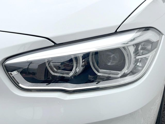 ●LEDヘッドライト:夜間走行時も良好な視界を確保し安心して運転できる高輝度LEDヘッドライトを装備!点灯速度が早く、消費電力も抑えられています。