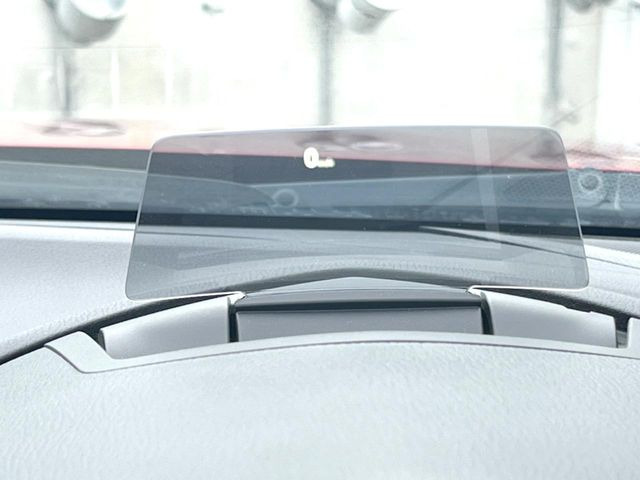 �y�w�b�h�A�b�v�f�B�X�v���C�z���݂̑��x�⑖�s�����f�W�^���\���ŉ^�]�ȑO���̃K���X�ɓ��e!�^�]���A�ڐ������炳���K�v�ȏ����m�F�ł���̂łƂ��Ă��֗��ň��S!