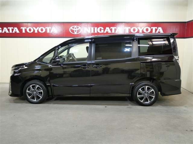 ヴォクシー2.0 ZS 4WD