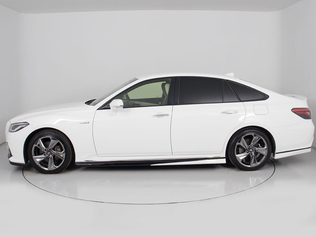 フルエアロが装着されています!お好みはいかがですか?今付いているデザイン以外にも、各ブランドのエアロを格安にてお取付け出来ます!又、エアロを外してノーマル状態にする事も出来ます!!