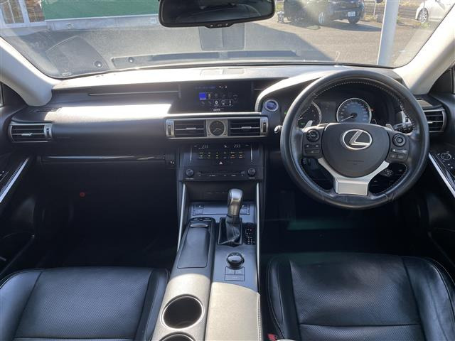 IS300h バージョンL