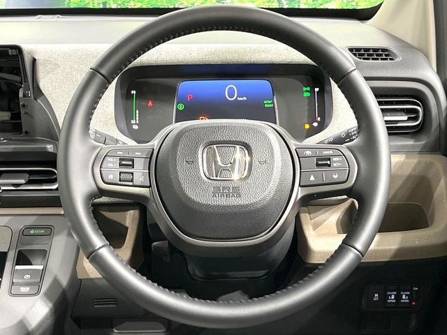 �y�����v�����X�e�A�����O�z�㎿�Ȋv���g�p���邱�ƂŁA��ɂ����������݂ƂĂ��^�]���₷���n���h���ł���