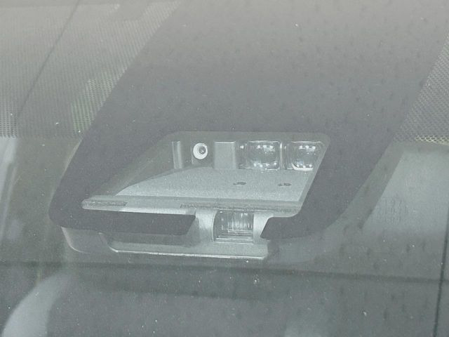 �y�g���^�Z�[�t�e�B�Z���X�z���s���ɑO���̎ԗ�����F�����A�Փ˂������Ȏ��͌x��ƃu���[�L�ŏՓˉ���Ɣ�Q�y�����A�V�X�g�B�����S�Ƀh���C�u�����y���݂��������܂��B