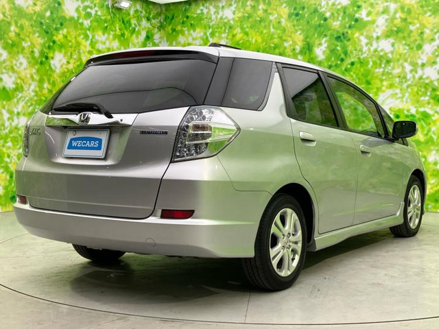 フィットシャトルハイブリッド1.3 ナビプレミアムセレクション