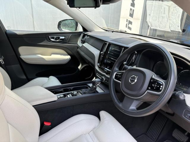 XC60D4 AWD インスクリプション ディーゼル 4WD