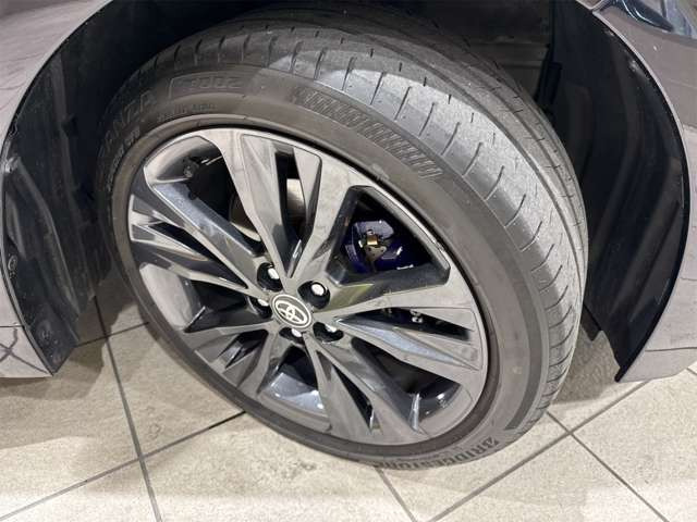 カローラツーリング1.8 ハイブリッド W×B