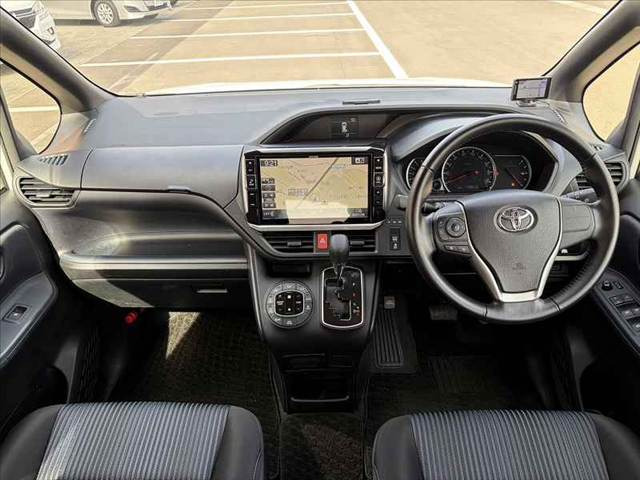 ヴォクシー2.0 ZS