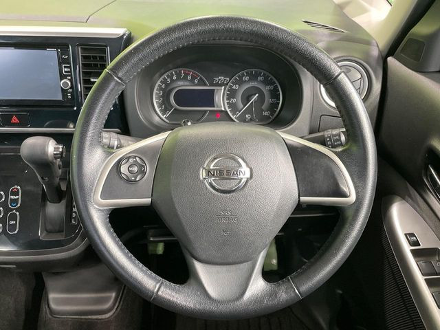 �y�����v�����X�e�A�����O�z�㎿�Ȋv���g�p���邱�ƂŁA��ɂ����������݂ƂĂ��^�]���₷���n���h���ł���