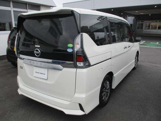 セレナ1.2 e-POWER ハイウェイスターV