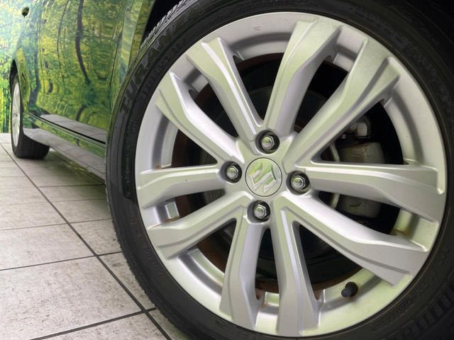 �y����16�C���`�A���~�z�C�[���z�O�ςɃ}�b�`���������A���~�z�C�[���𑕒����Ă���܂��B�e��ЊO�A���~�z�C�[����A�X�^�b�h���X�^�C�����戵�����Ă���܂��B���񂲑��k����������